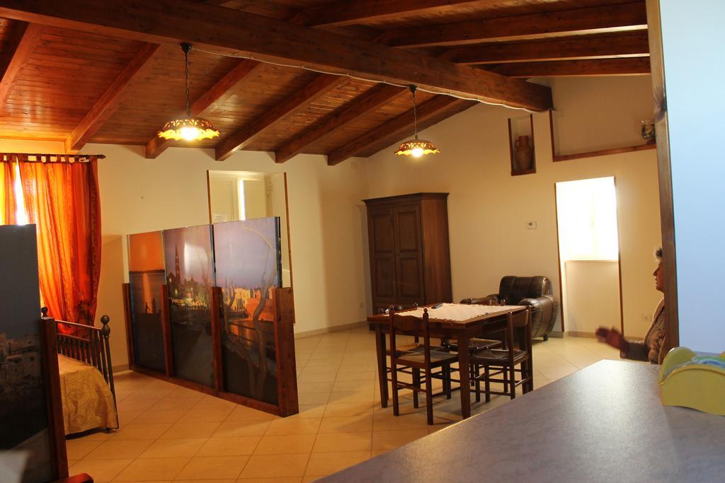 לינה וארוחת בוקר אלברובלו La Casa Del Nonno חדר תמונה